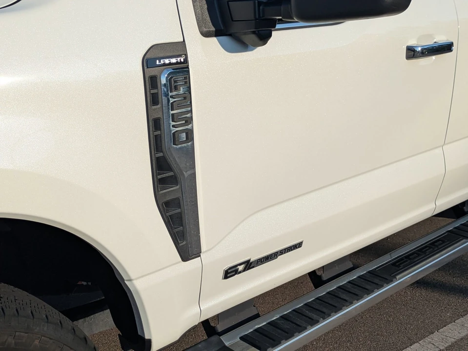 2025 Ford Super Duty 5th Gen - Image 12 of 31