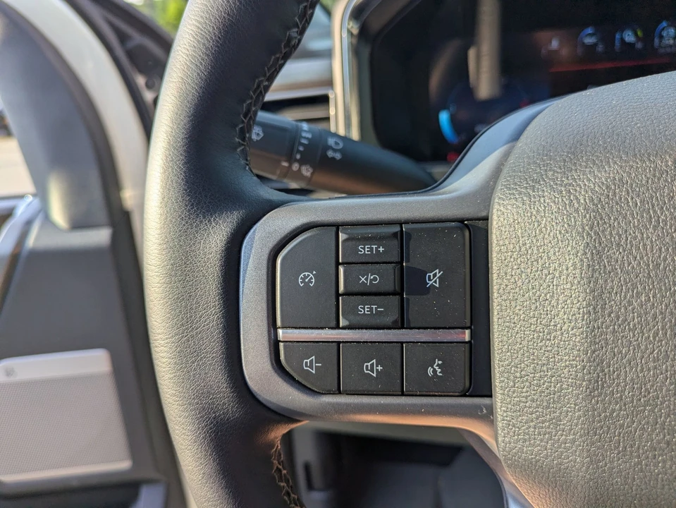 2025 Ford Super Duty 5th Gen - Image 19 of 31