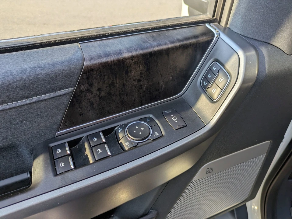 2025 Ford Super Duty 5th Gen - Image 17 of 31