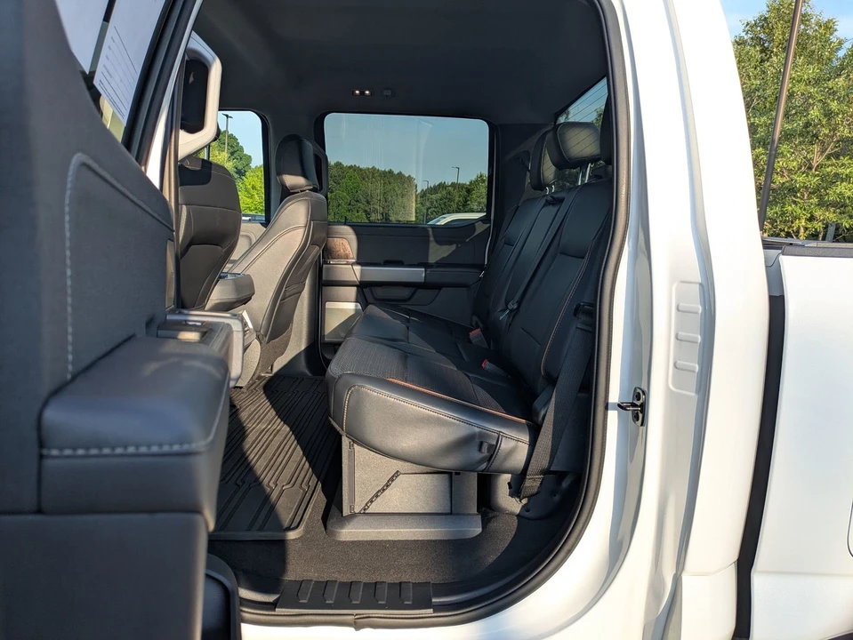 2025 Ford Super Duty 5th Gen - Image 29 of 31