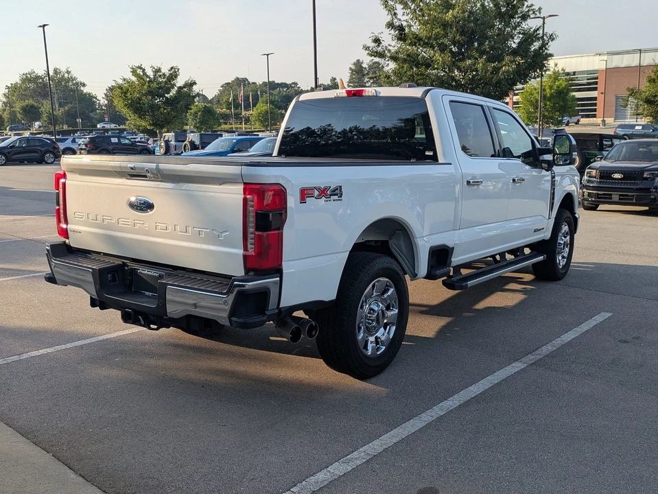 2025 Ford Super Duty 5th Gen - Image 4 of 31