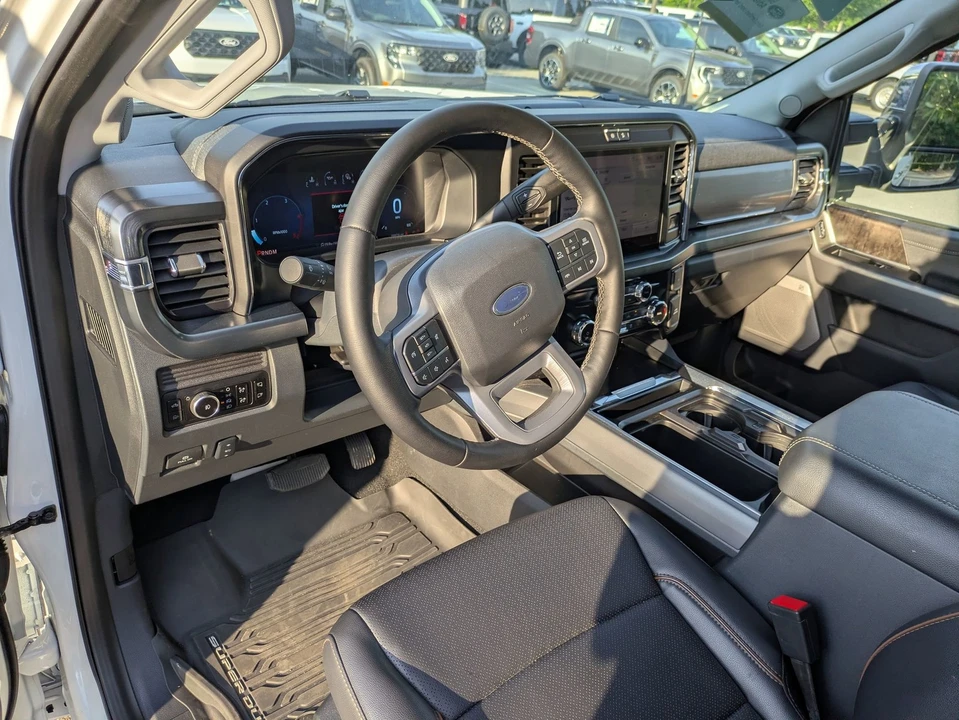 2025 Ford Super Duty 5th Gen - Image 15 of 31