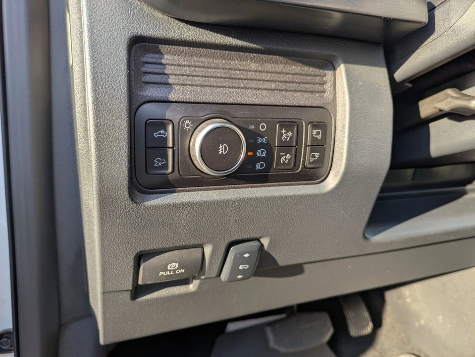 2025 Ford Super Duty 5th Gen - Image 18 of 31