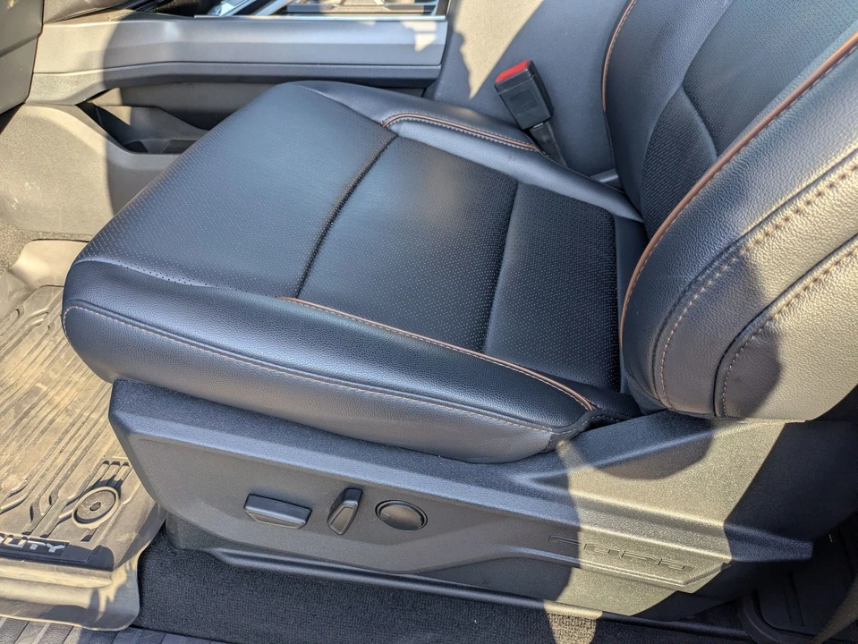 2025 Ford Super Duty 5th Gen - Image 14 of 31