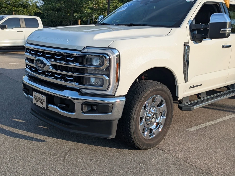 2025 Ford Super Duty 5th Gen - Image 10 of 31