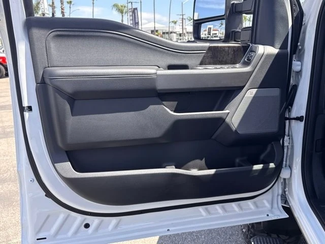 2025 Ford Super Duty 5th Gen - Image 15 of 21