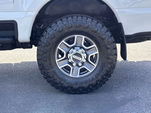 2025 Ford Super Duty 5th Gen - Image 14 of 21