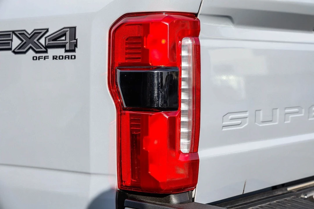 2025 Ford Super Duty 5th Gen - Image 8 of 31