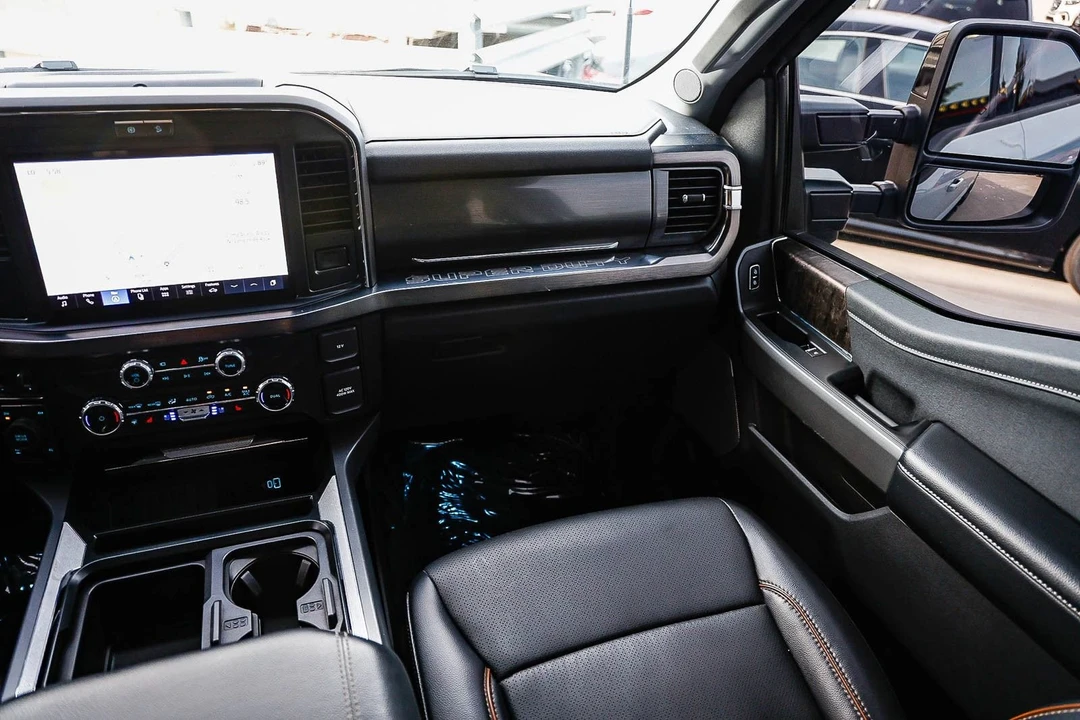 2025 Ford Super Duty 5th Gen - Image 15 of 31