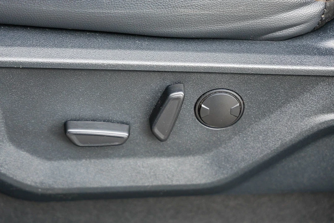 2025 Ford Super Duty 5th Gen - Image 22 of 31