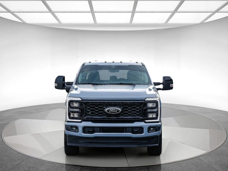 2025 Ford Super Duty 5th Gen - Image 6 of 31