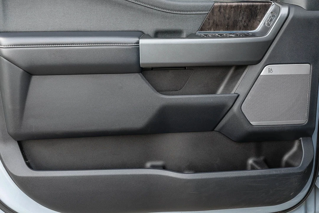 2025 Ford Super Duty 5th Gen - Image 21 of 31