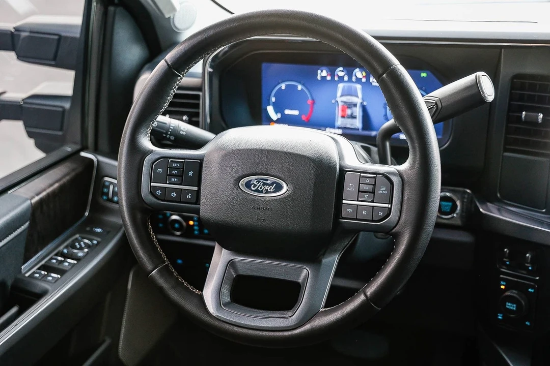 2025 Ford Super Duty 5th Gen - Image 13 of 31