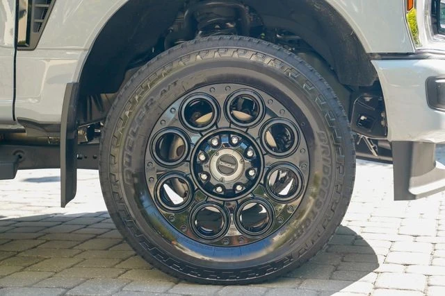 2025 Ford Super Duty 5th Gen - Image 13 of 21