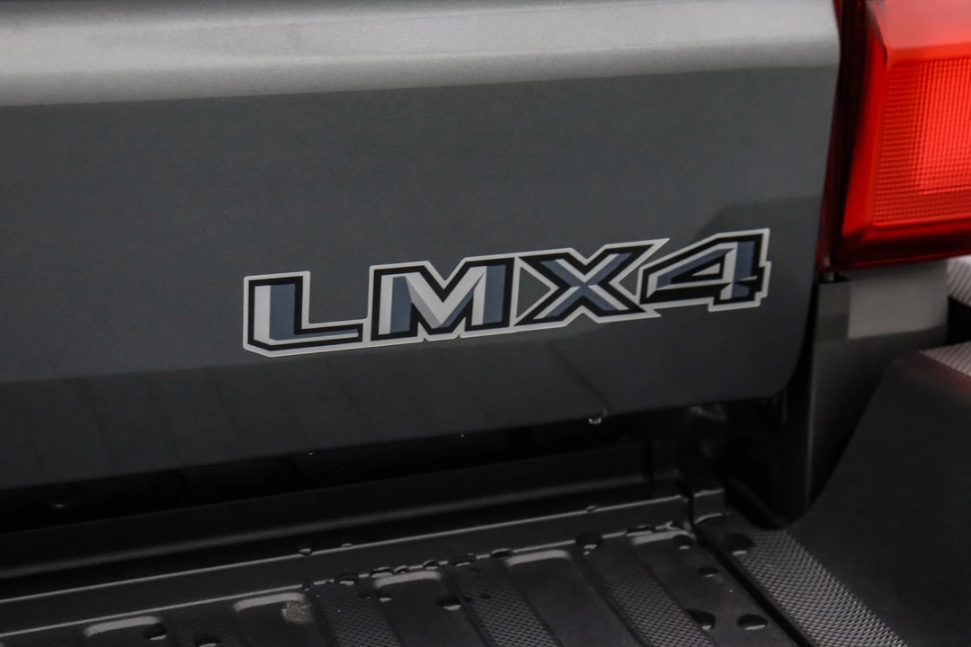 2025 Ford Super Duty 5th Gen - Image 16 of 21