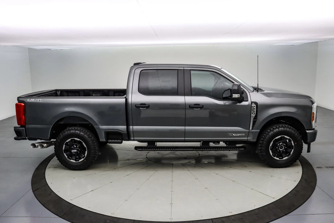 2025 Ford Super Duty 5th Gen - Image 5 of 21
