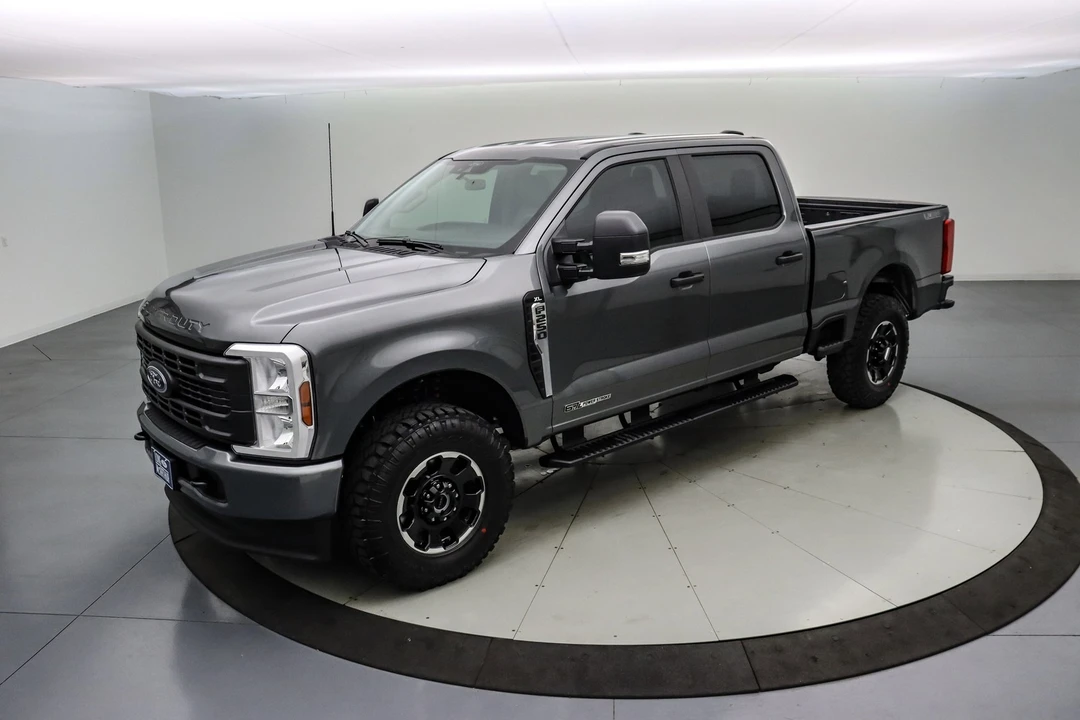 2025 Ford Super Duty 5th Gen - Image 11 of 21