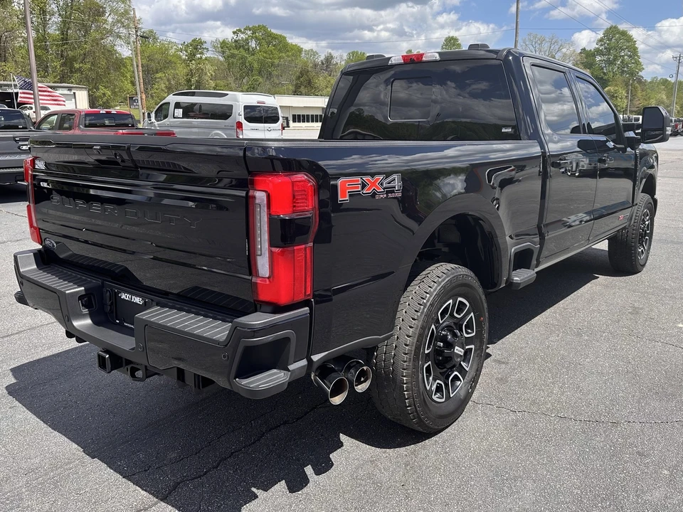 2025 Ford Super Duty 5th Gen - Image 5 of 31