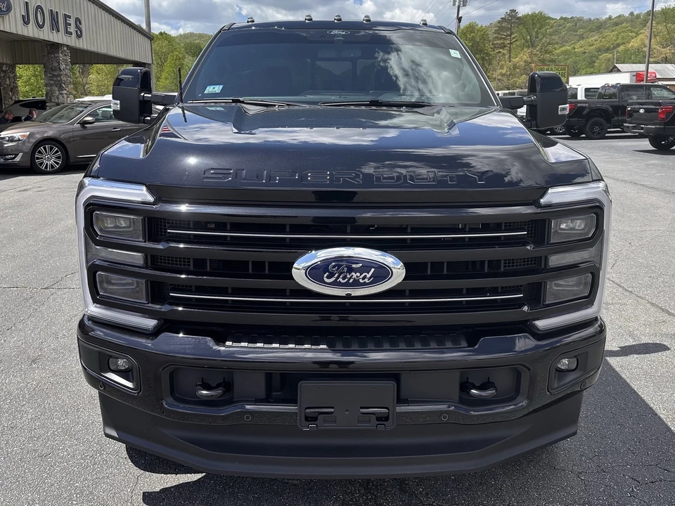 2025 Ford Super Duty 5th Gen - Image 2 of 31