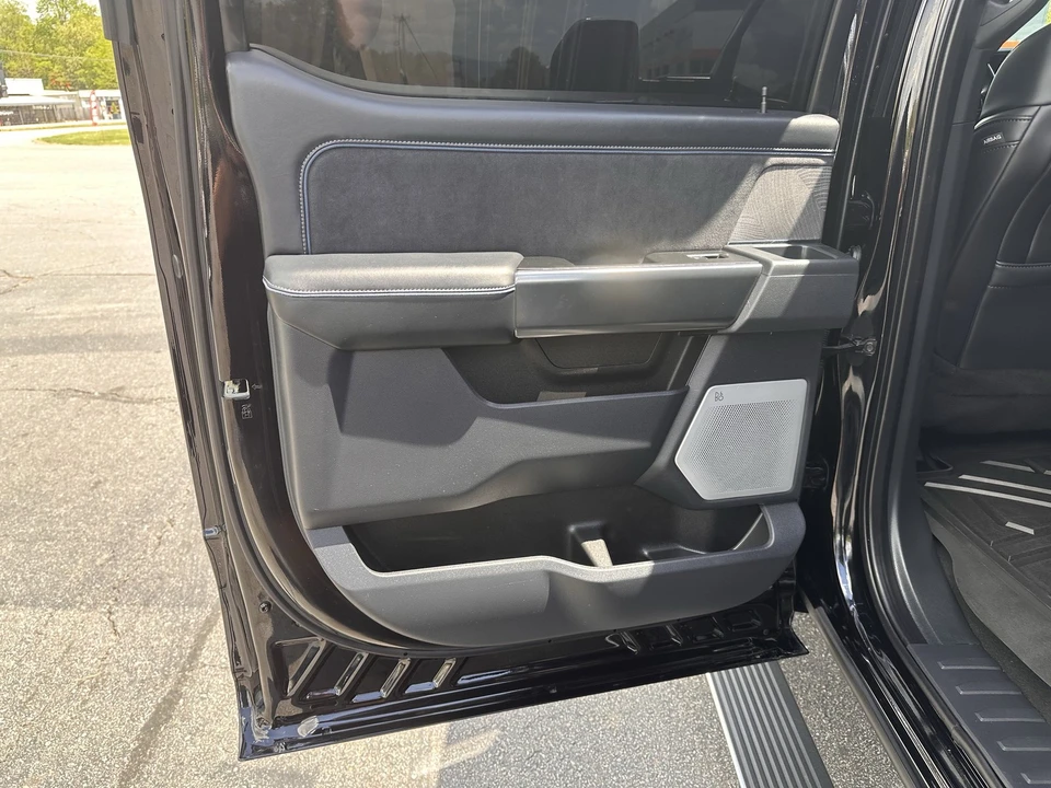 2025 Ford Super Duty 5th Gen - Image 11 of 31