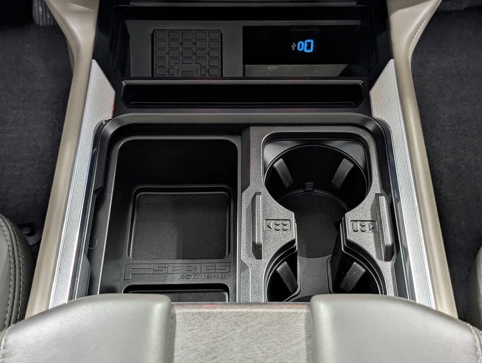 2025 Ford Super Duty 5th Gen - Image 10 of 31
