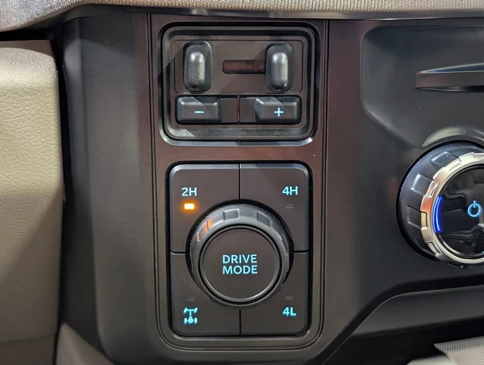 2025 Ford Super Duty 5th Gen - Image 8 of 31
