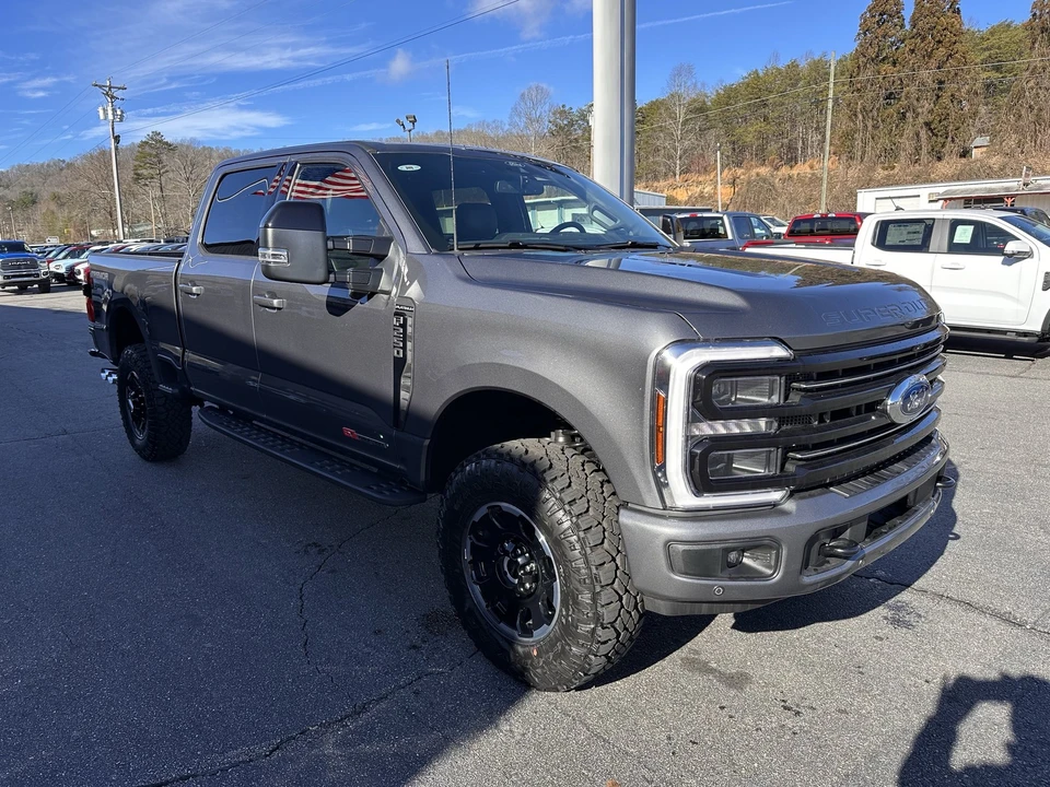 2025 Ford Super Duty 5th Gen - Image 4 of 12