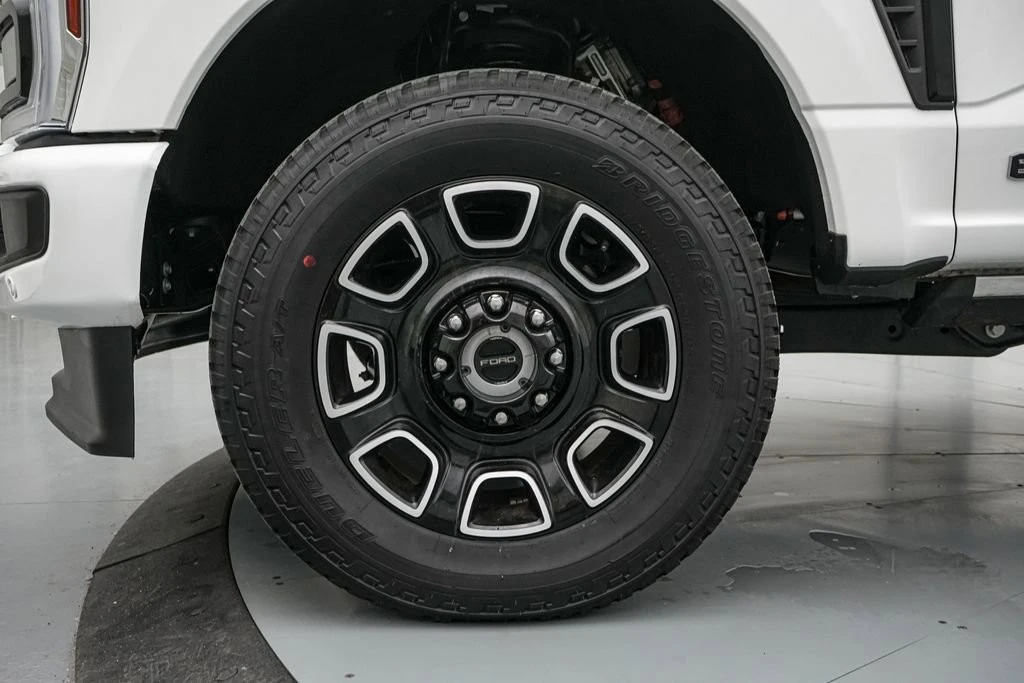 2025 Ford Super Duty 5th Gen - Image 12 of 31