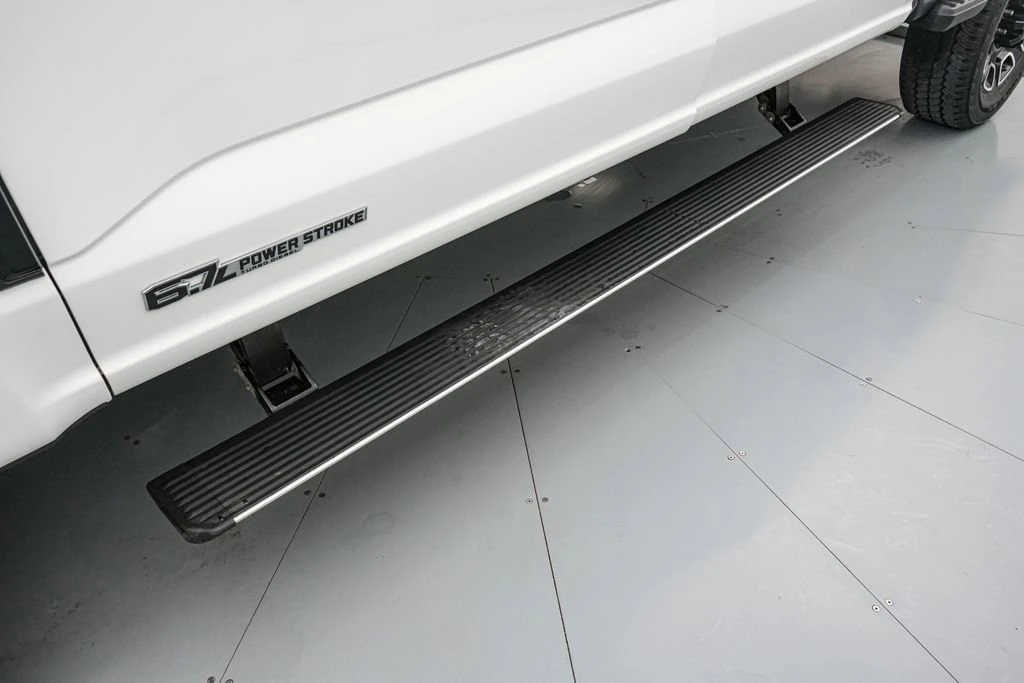 2025 Ford Super Duty 5th Gen - Image 14 of 31