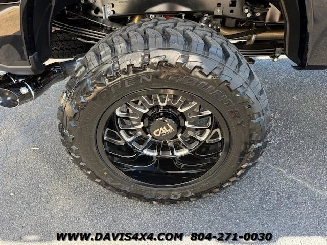 2025 Ford Super Duty 5th Gen - Image 9 of 12