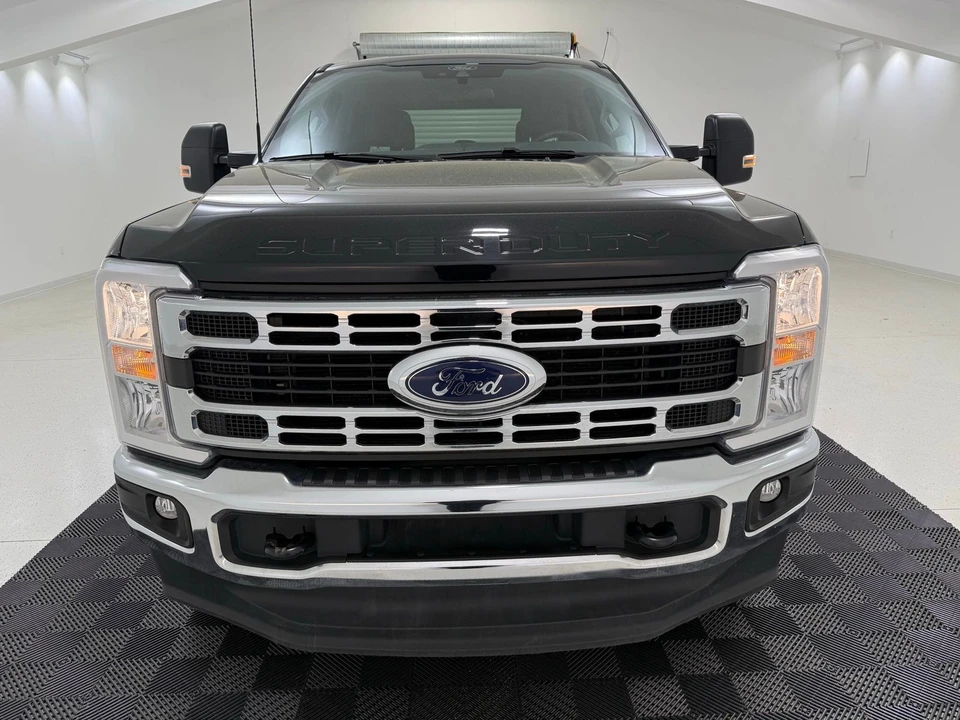 2025 Ford Super Duty 5th Gen - Image 2 of 21