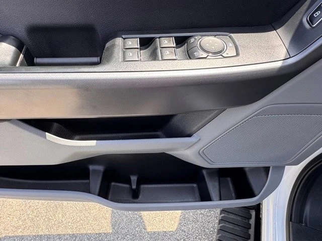 2025 Ford Super Duty 5th Gen - Image 16 of 29