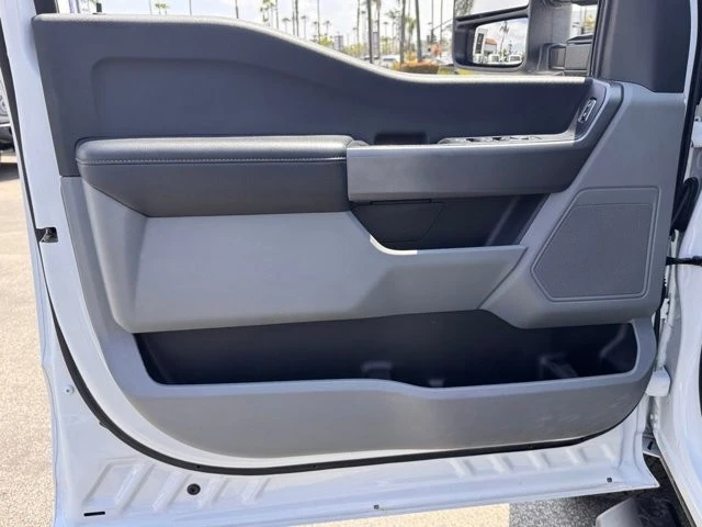 2025 Ford Super Duty 5th Gen - Image 15 of 29