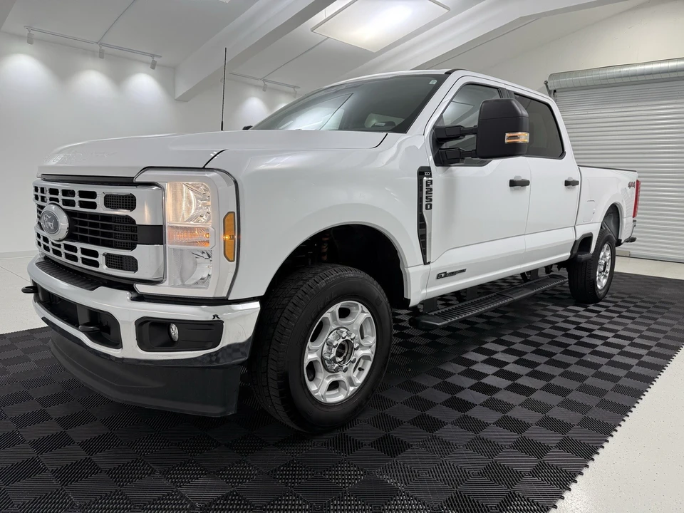 2025 Ford Super Duty 5th Gen - Image 3 of 21