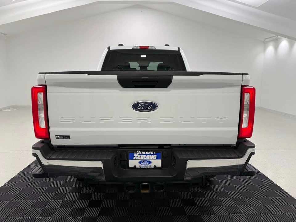 2025 Ford Super Duty 5th Gen - Image 7 of 21