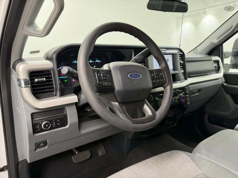2025 Ford Super Duty 5th Gen - Image 17 of 21
