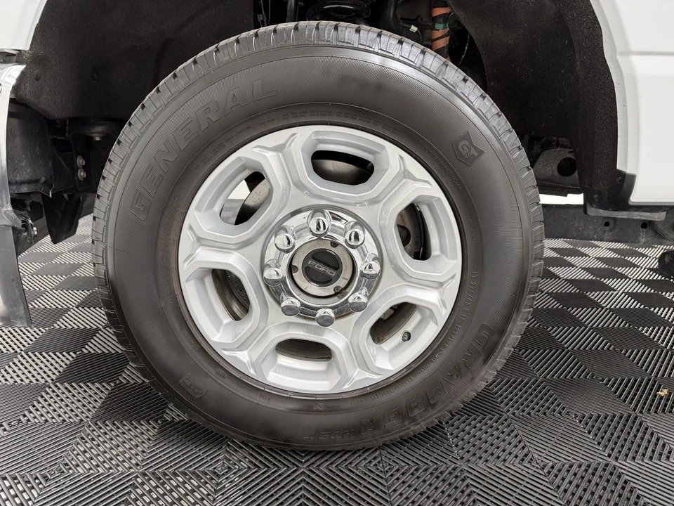 2025 Ford Super Duty 5th Gen - Image 13 of 21