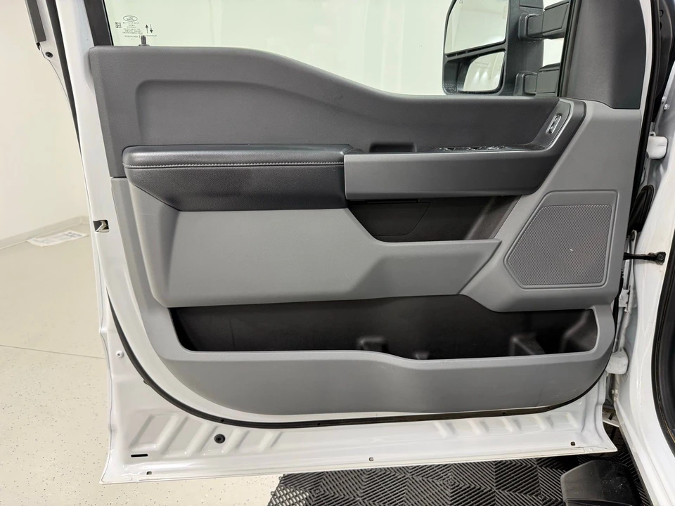 2025 Ford Super Duty 5th Gen - Image 14 of 21