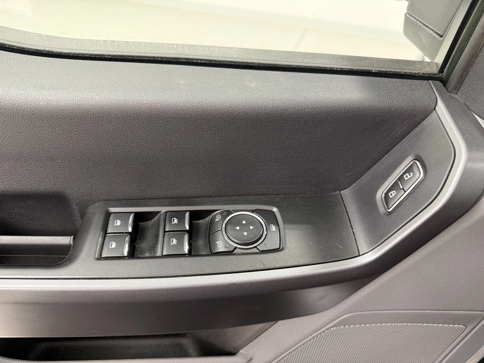 2025 Ford Super Duty 5th Gen - Image 16 of 21