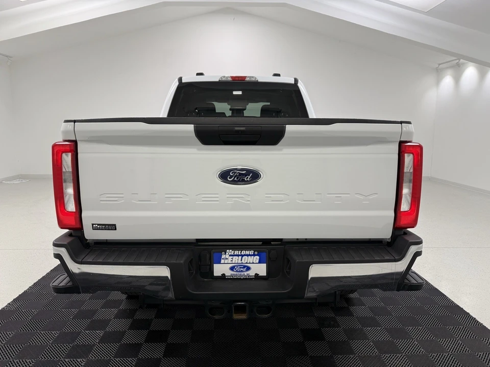 2025 Ford Super Duty 5th Gen - Image 7 of 12