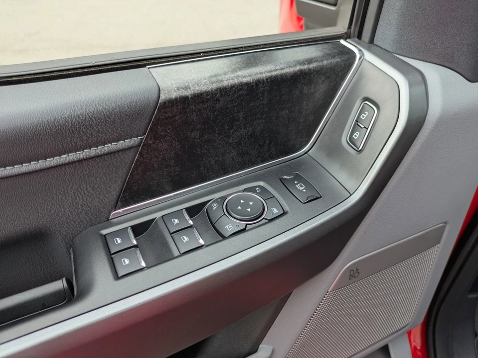 2025 Ford Super Duty 5th Gen - Image 17 of 31