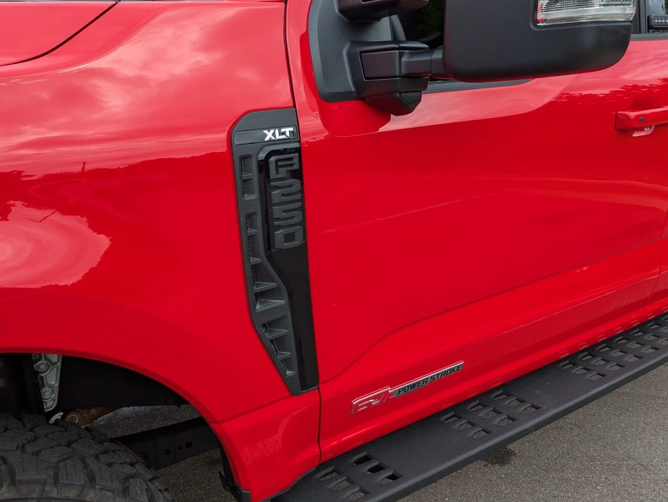 2025 Ford Super Duty 5th Gen - Image 12 of 31