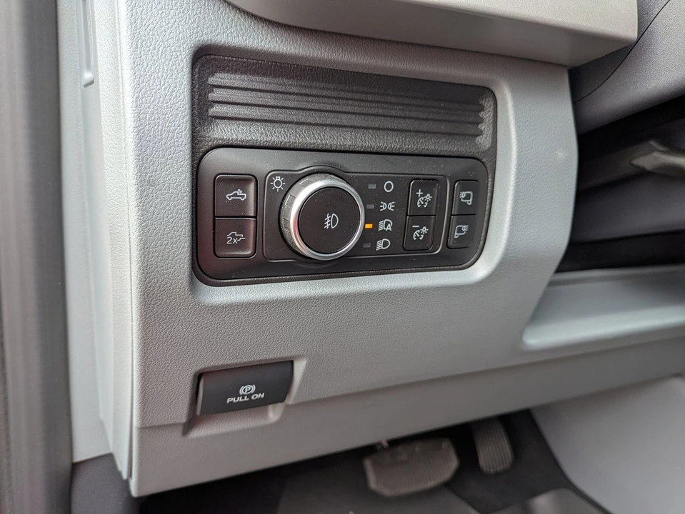 2025 Ford Super Duty 5th Gen - Image 18 of 31