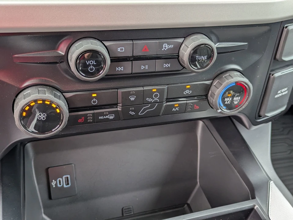 2025 Ford Super Duty 5th Gen - Image 25 of 31