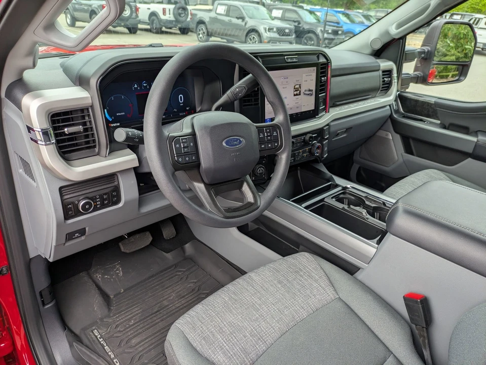 2025 Ford Super Duty 5th Gen - Image 15 of 31