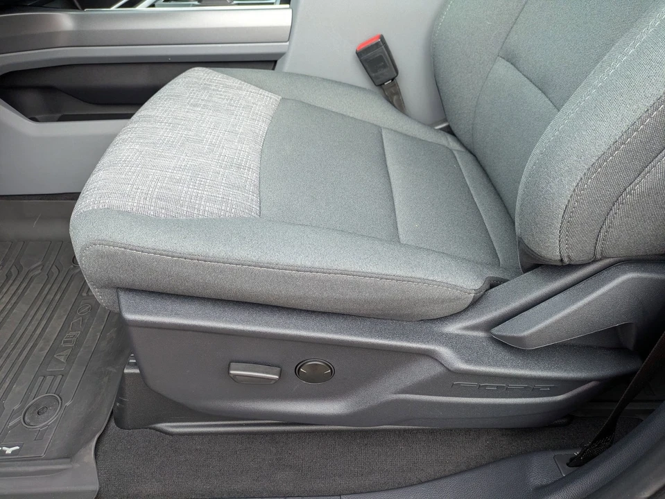 2025 Ford Super Duty 5th Gen - Image 14 of 31