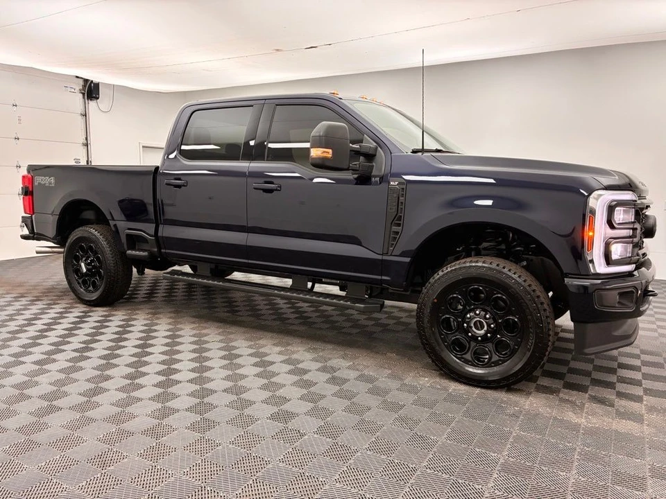 2025 Ford Super Duty 5th Gen - Image 5 of 12