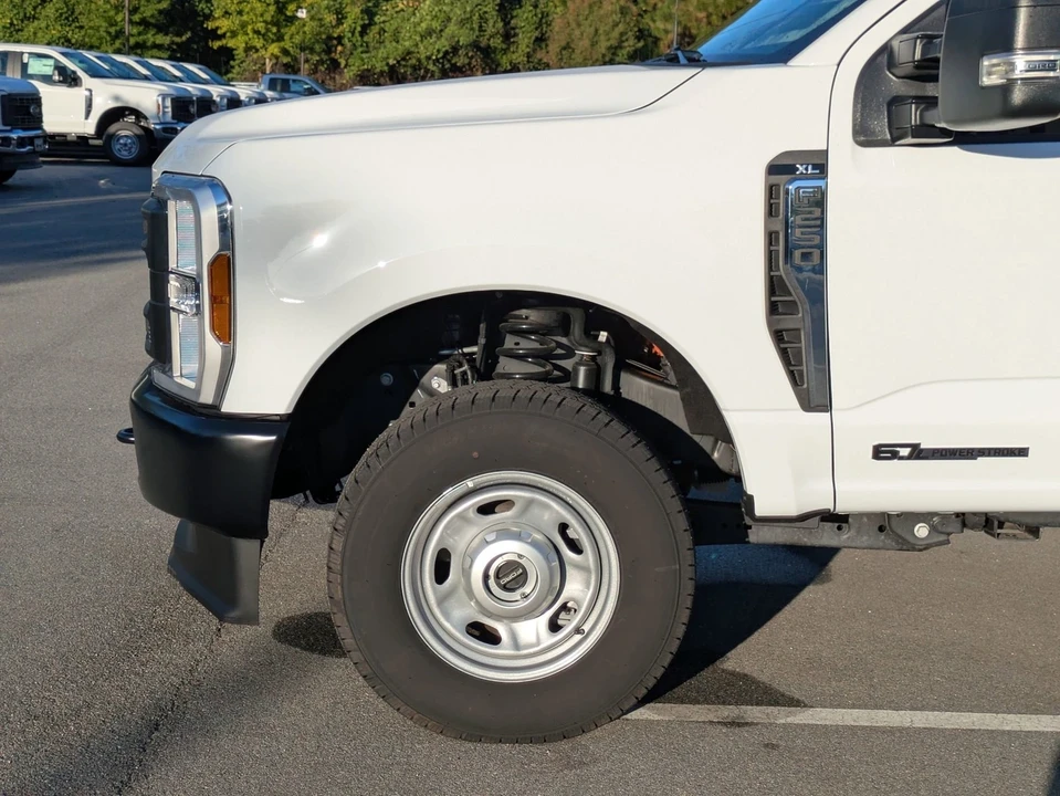2025 Ford Super Duty 5th Gen - Image 11 of 12