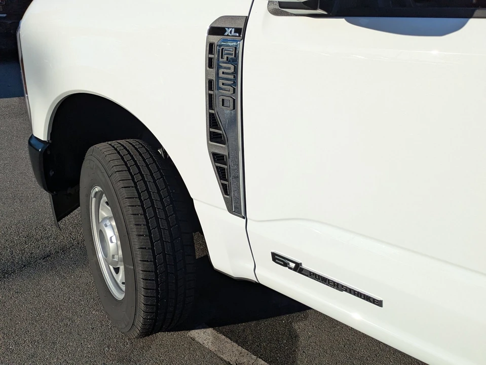 2025 Ford Super Duty 5th Gen - Image 12 of 21