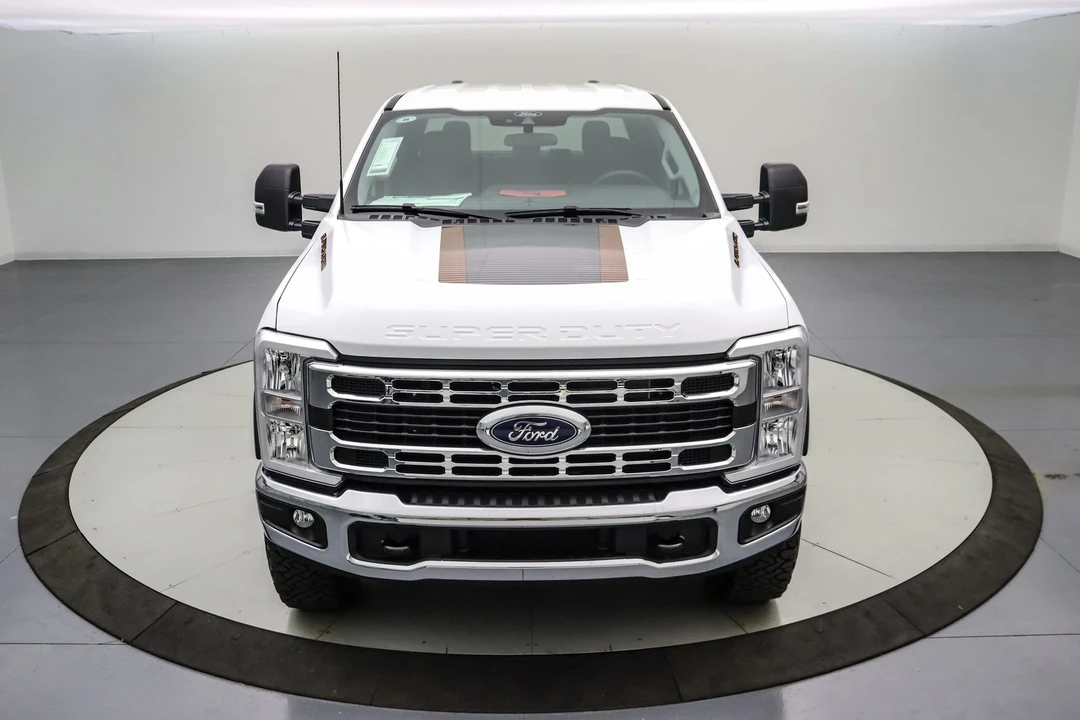 2025 Ford Super Duty 5th Gen - Image 12 of 21